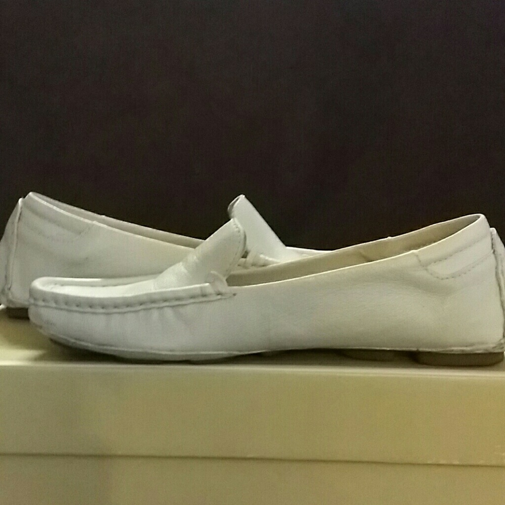 Michael Kors Driver Leather Loafers - Picture 8 of 8